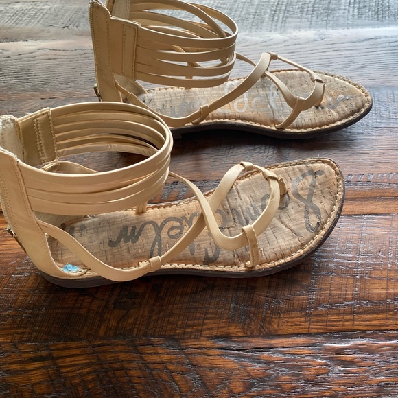 Sandals - Picture 2 of 3